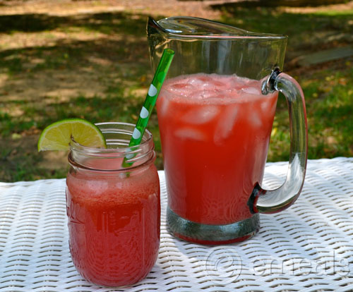 Watermelon Agua Fresca | FOODIEaholic.com #recipe #cooking #beverage #watermelon
