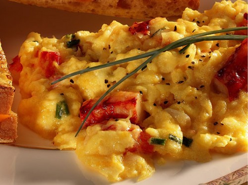Lox Scrambled Eggs | FOODIEaholic.com #recipe #cooking #breakfast #brunch #lox #eggs