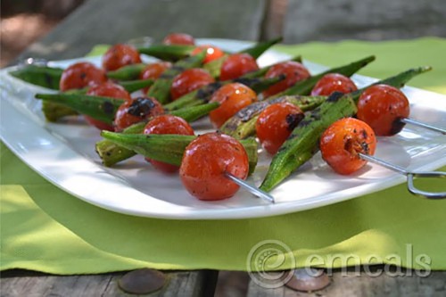 Grilled Okra and Tomato Skewers | FOODIEaholic.com #recipe #cooking #okra #tomato #appetizer #grill #skewer #vegetables
