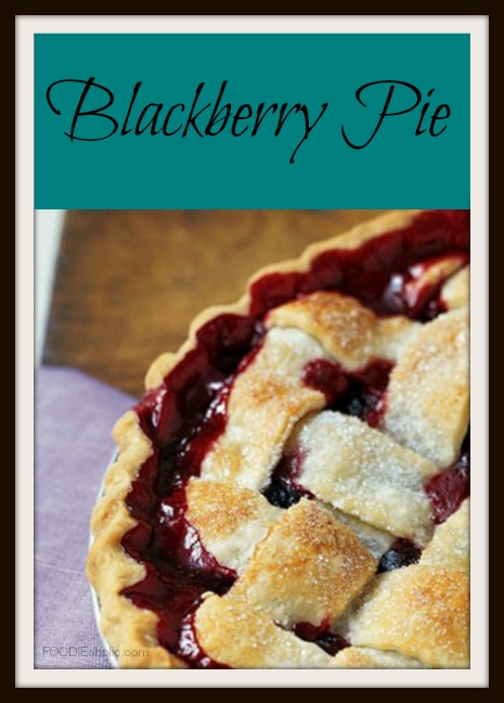 Blackberry Pie | FOODIEaholic.com #recipe #cooking #baking #dessert #pie #blackberry #fruit #berry