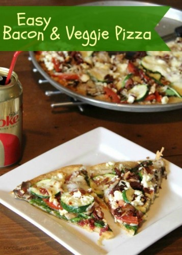 Easy Bacon and Veggie Pizza | FOODIEaholic.com #recipe #cooking #pizza #bacon #vegetables