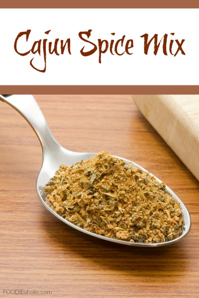Cajun Spice Mix | FOODIEaholic.com #recipe #cooking #grilling #seasoning #rub #chicken #meat #seafood #Cajun