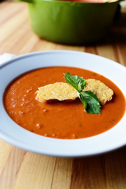 foodieaholic-tomato-soup-parmesan-croutons-pioneer-woman