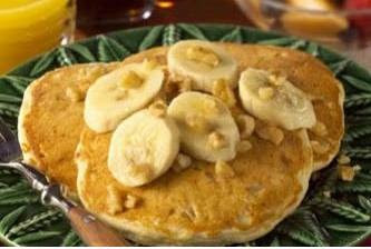 Banana Pancakes | FOODIEaholic.com #recipe #cooking #breakfast #brunch #pancakes #banana #fruit #freezedried