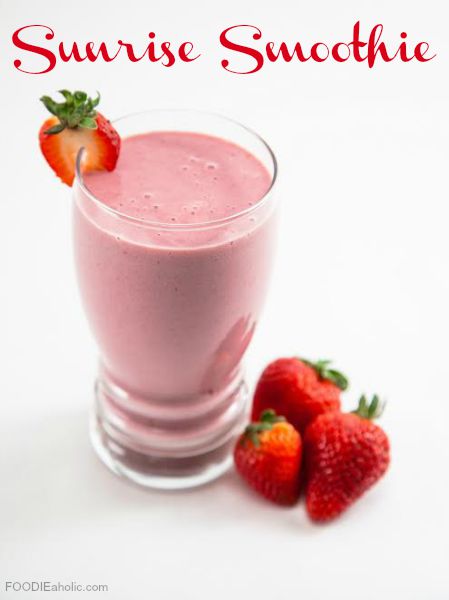 Sunrise Smoothie | FOODIEaholic.com #recipe #cooking #smoothie #breakfast #dessert #strawberry  #fruit #healthy #diet
